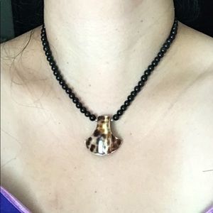 🖤NEW HAWAII shell & onyx beads necklace